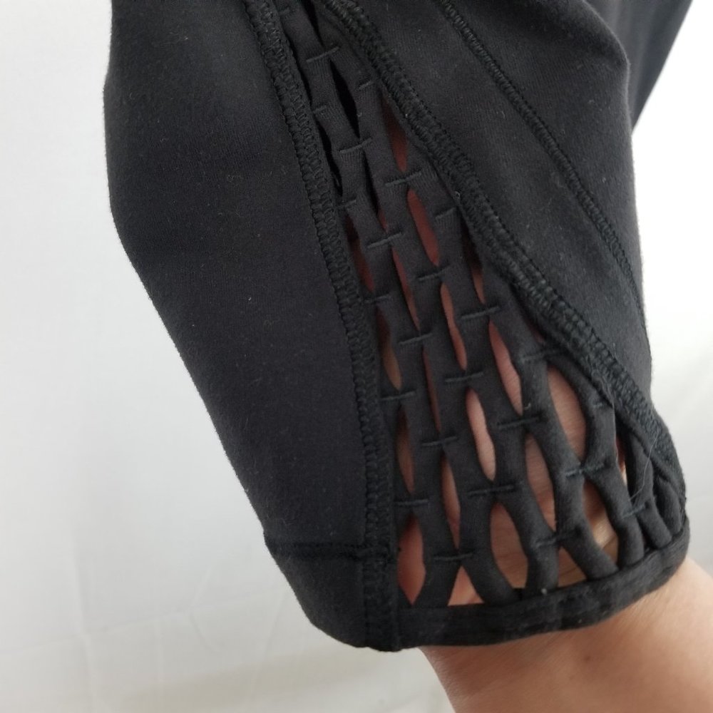 Lululemon True Self Crop II Black Workout Leggings - Picture 5 of 8